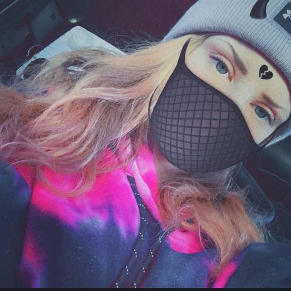 Meet your Posher, Taylor - Picture 1 of 1